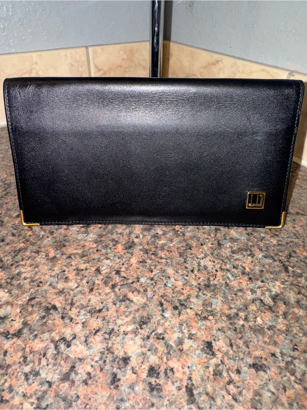 Alfred Dunhill long continental/coat wallet
✅Authentic✅ retail $450